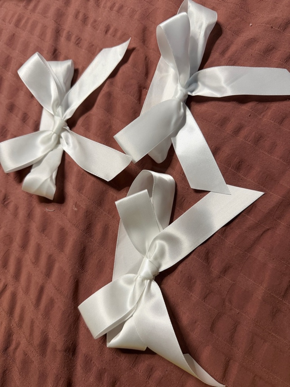 Kendra Scott Bright Yellow Jewelry Boxes with White Ribbons and Gift Bags - Picture 3 of 14